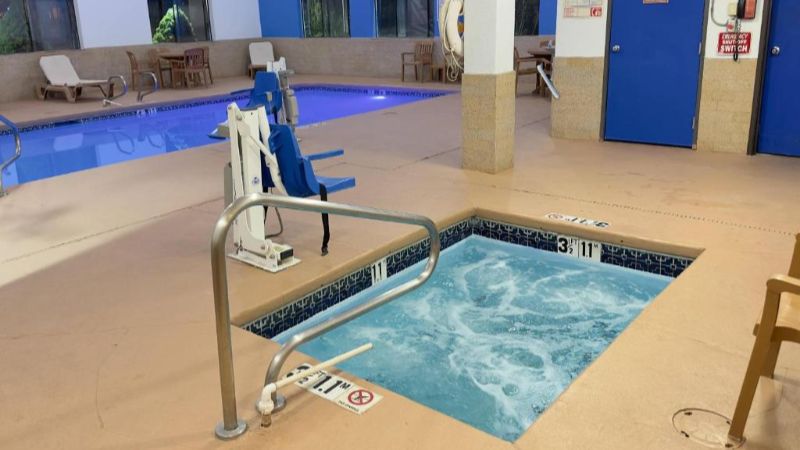Comfort Inn Near Gila National Forest, room with private jacuzzi, photo 7