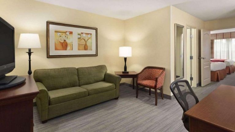 Comfort Inn & Suites