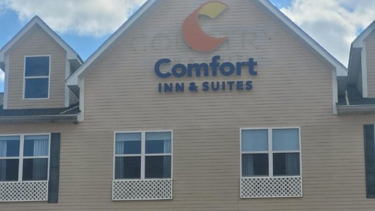 Comfort Inn & Suites