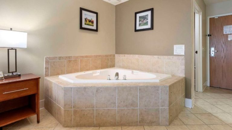 Comfort Inn & Suites Black River Falls I-94