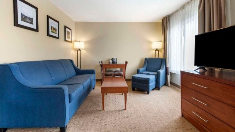 Comfort Inn & Suites Black River Falls I-94