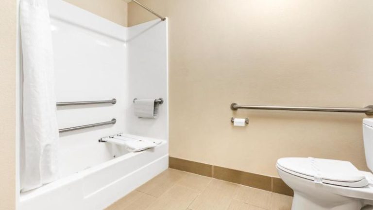 Comfort Inn & Suites Redwood Country