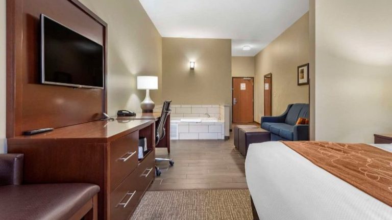Comfort Suites Bridgeport – Clarksburg