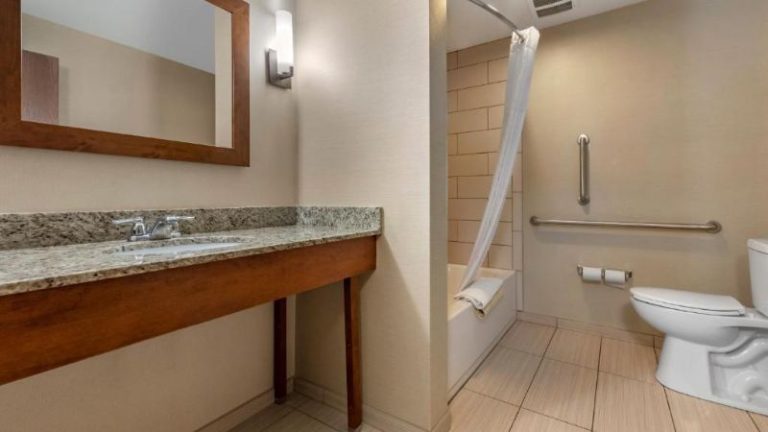 Comfort Suites Bridgeport – Clarksburg
