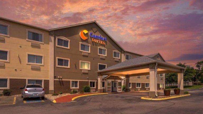 Comfort Suites Omaha