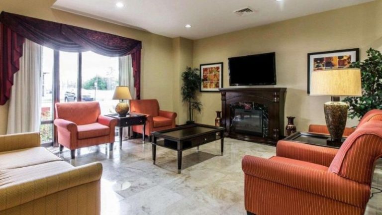 Comfort Suites