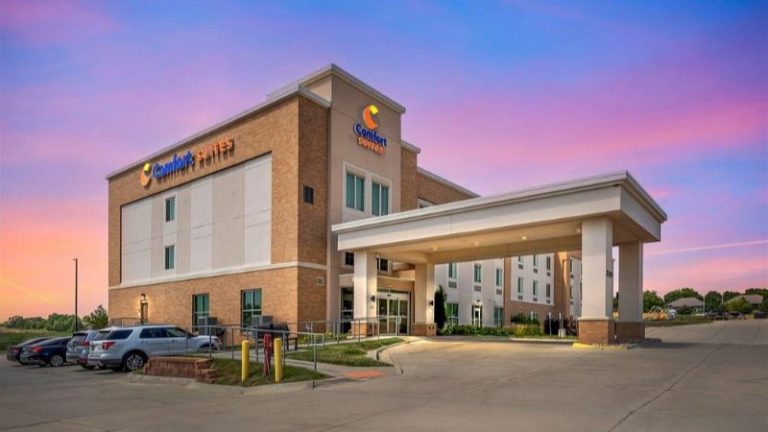 Comfort Suites West Omaha