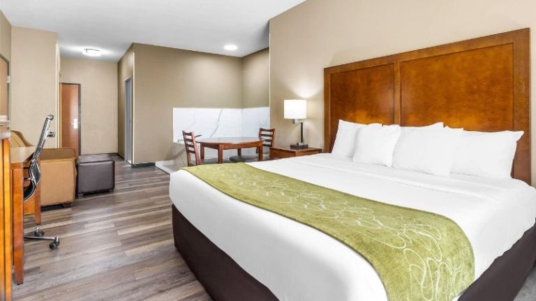 Comfort Suites