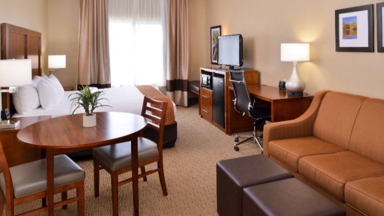 Comfort Suites