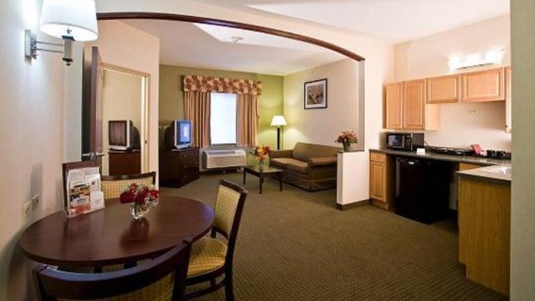 Comfort Suites Elgin