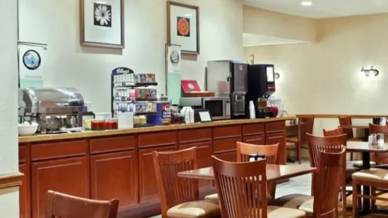 Country Inn & Suites by Radisson, Decatur, IL