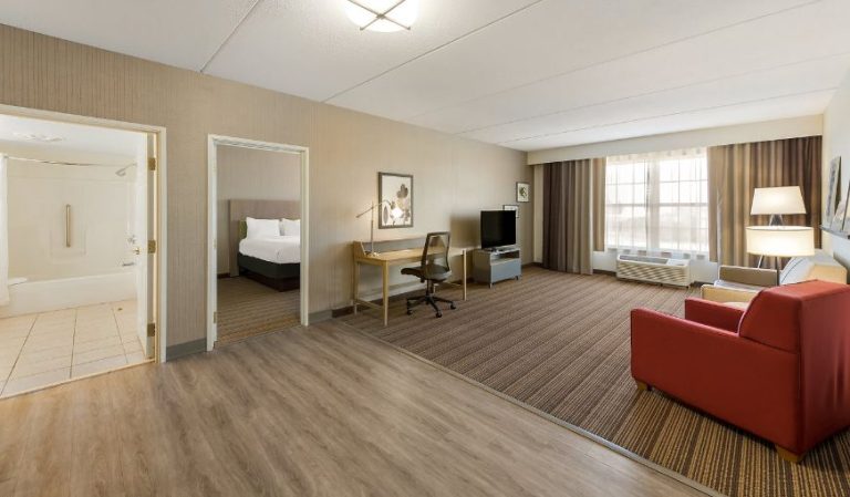 Country Inn & Suites by Radisson, Findlay, OH