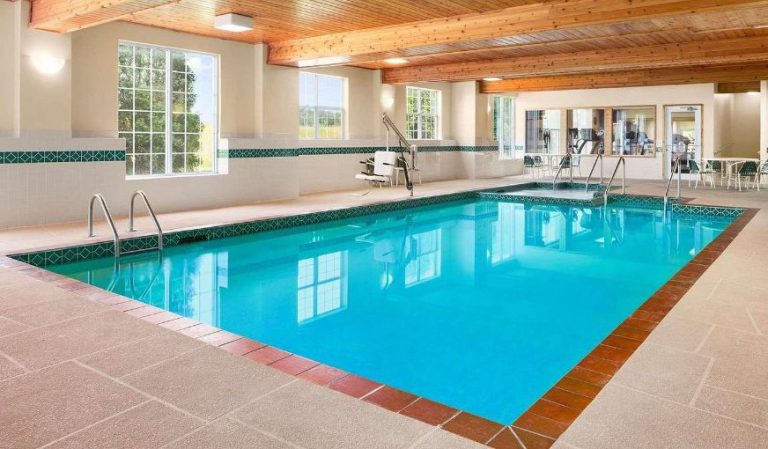 Country Inn & Suites by Radisson, Kenosha, WI