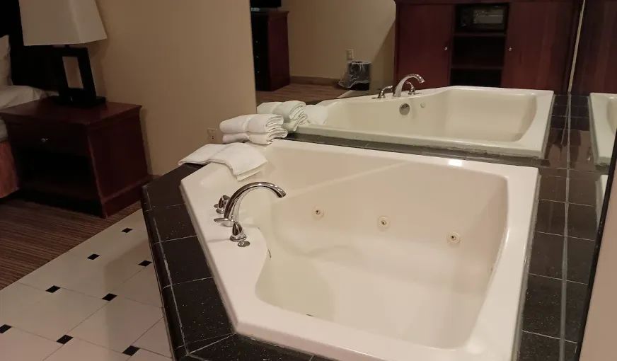 Country Inn & Suites by Radisson, Macedonia, OH
