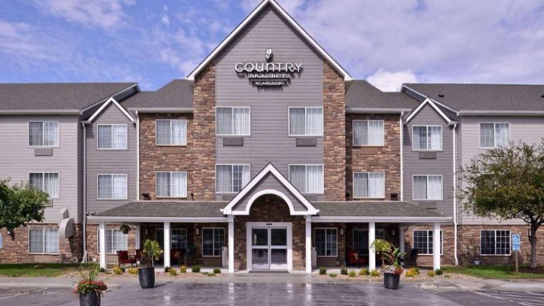 Country Inn & Suites by Radisson, Omaha Airport, IA