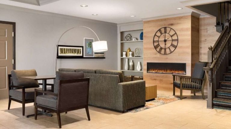 Country Inn & Suites by Radisson, St. Cloud East, MN