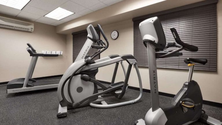 Country Inn & Suites by Radisson, St. Cloud East, MN