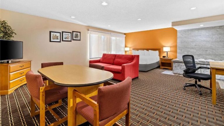 Days Inn by Wyndham Black River Falls