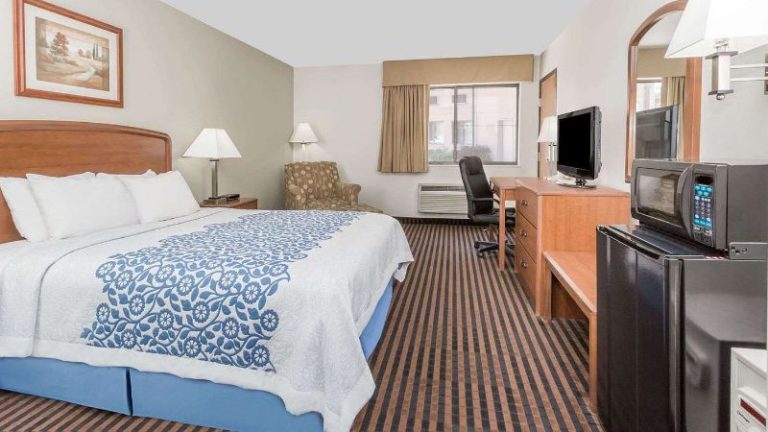 Days Inn by Wyndham Sidney