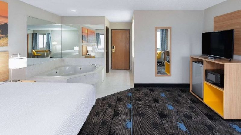 Days Inn by Wyndham Wooster, photo 2