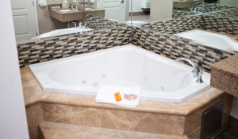 Diamond Bell Inn & Suites