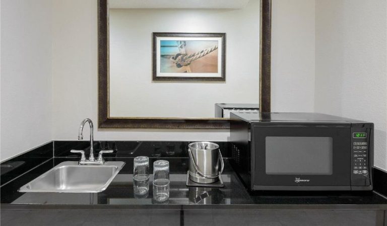 DoubleTree by Hilton Hotel West Palm Beach Airport
