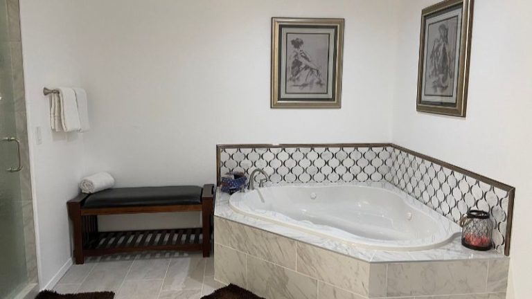 Dream Manor Inn
