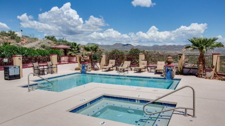 Dream Manor Inn