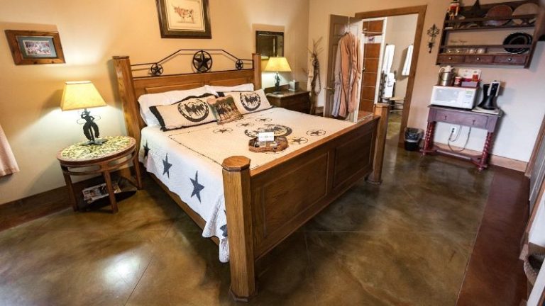 Equinox Inn At Canyon Lake