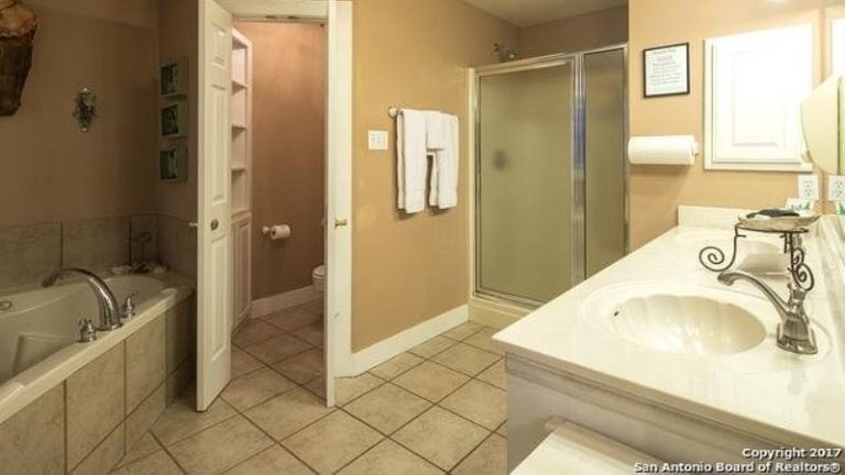 Equinox Inn At Canyon Lake