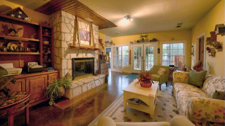 Equinox Inn At Canyon Lake