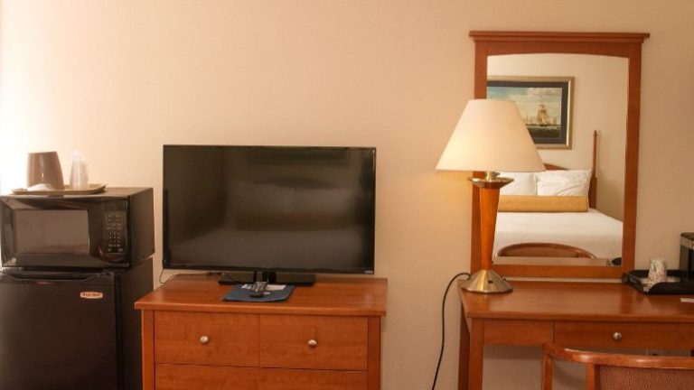 Flagship Inn