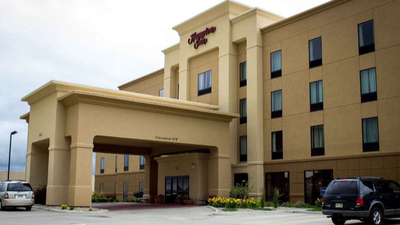 Hampton Inn Junction City, room with private jacuzzi, photo 6