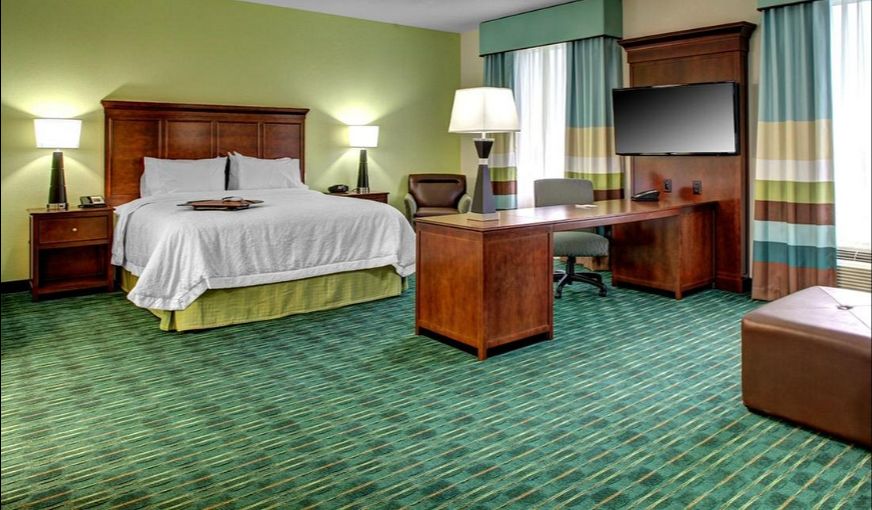 Hampton Inn & Suites Coconut Creek, room with private jacuzzi, photo 3