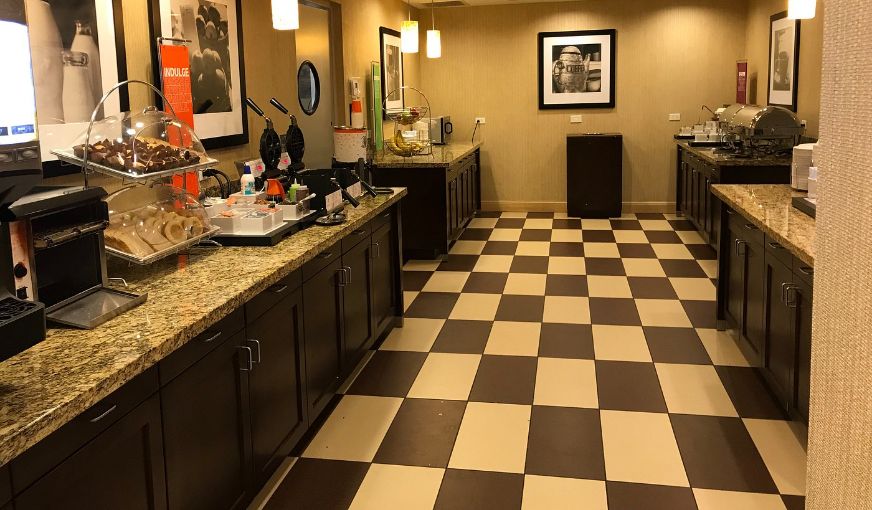 Hampton Inn & Suites Coconut Creek, room with private jacuzzi, photo 7
