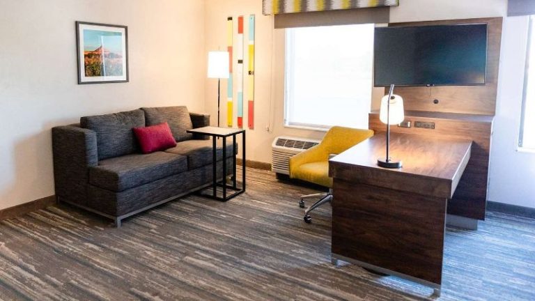 Hampton Inn & Suites Scottsbluff-Conference Center