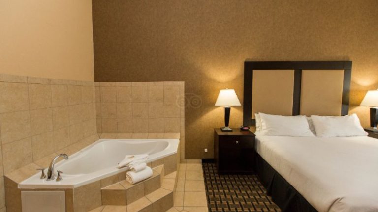 Holiday Inn Arlington NE-Rangers Ballpark, an IHG Hotel