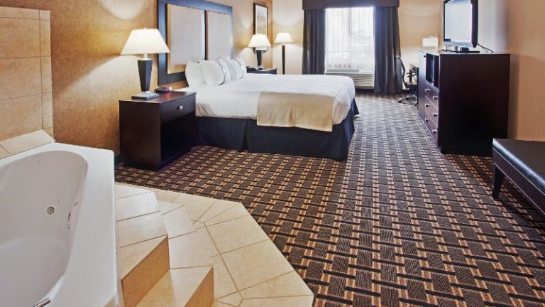 Holiday Inn Arlington NE-Rangers Ballpark, an IHG Hotel