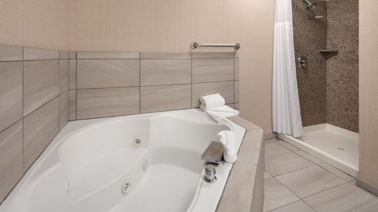 Holiday Inn Express Hotel & Suites Cherry Hills, an IHG Hotel