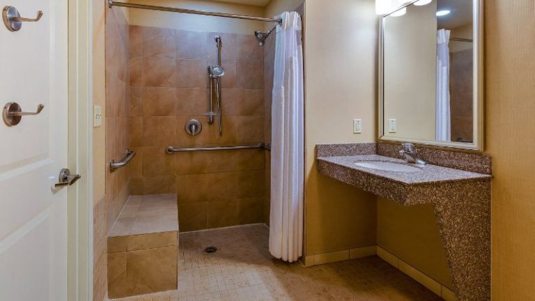 Holiday Inn Express & Suites Alpine Southeast, an IHG Hotel
