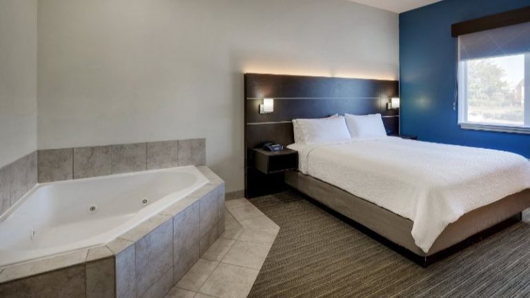Holiday Inn Express & Suites Gadsden W-Near Attalla, an IHG Hotel