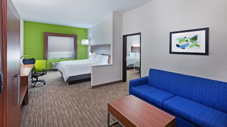 Holiday Inn Express & Suites Longview South I-20, an IHG Hotel