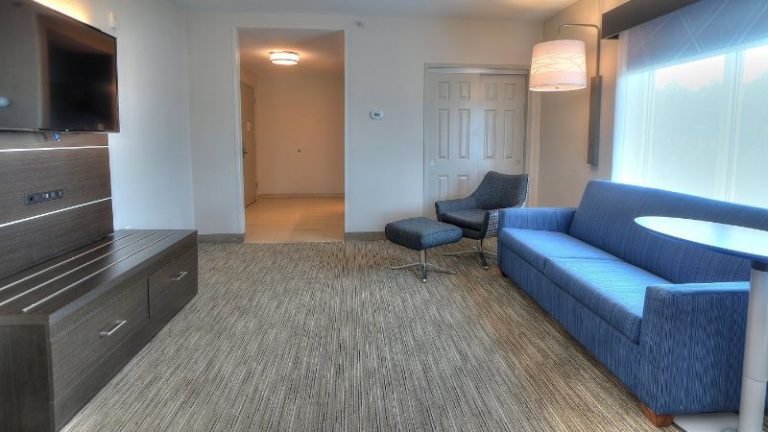 Holiday Inn Express & Suites Mobile/Saraland