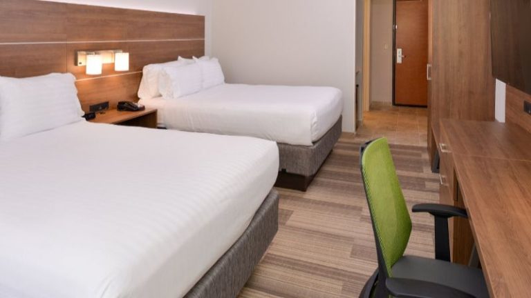 Holiday Inn Express & Suites Parkersburg – Mineral Wells, an IHG Hotel