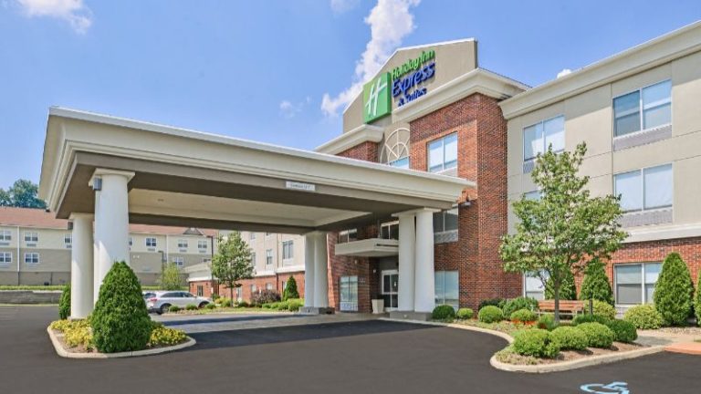 Holiday Inn Express & Suites Parkersburg – Mineral Wells, an IHG Hotel