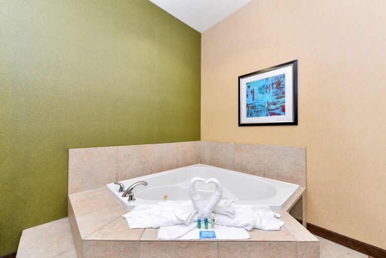 Holiday Inn Express Woodland