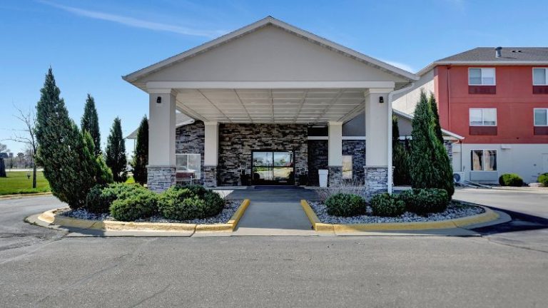 Holiday Inn Express & Suites Beatrice, an IHG Hotel