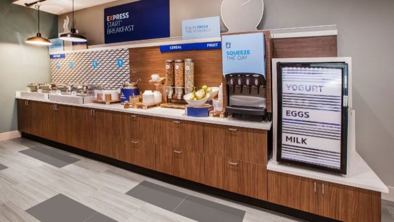 Holiday Inn Express & Suites Chicago North-Waukegan-Gurnee, an IHG Hotel
