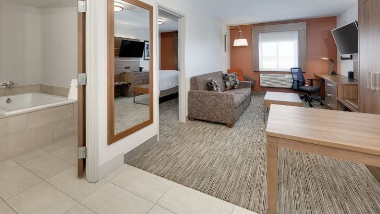 Holiday Inn Express & Suites Scottsbluff-Gering, an IHG Hotel