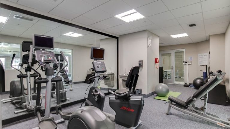 Holiday Inn Express & Suites St. Cloud